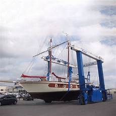 Yacht Transfer Cranes
