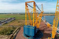 Crane For Stores