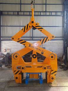 Tong Cranes