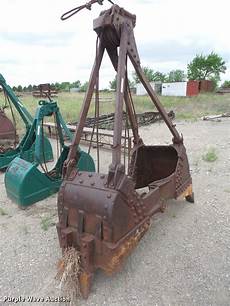 Toothed Cranes